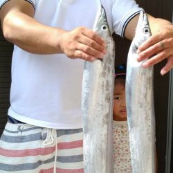 焼津沖でも小さい太刀魚が多いが中には・・・